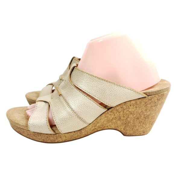 Clarks Wedge Slide Sandals Women's Size 10 Cream Leather - Picture 1 of 8